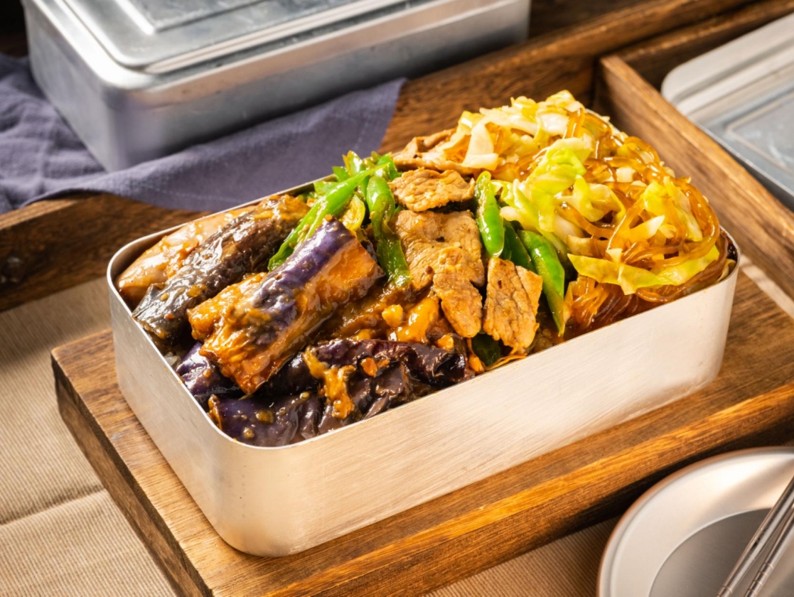 辣椒炒肉+红烧茄子+包菜炒粉丝.png