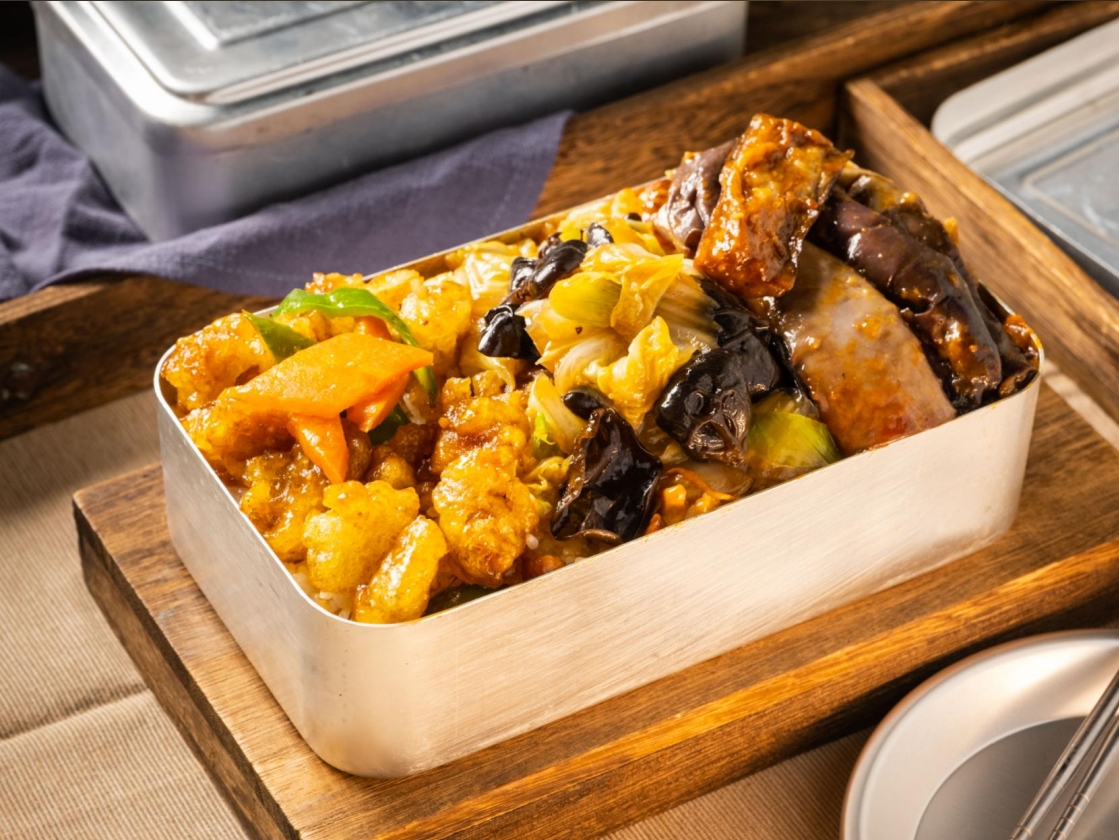 溜肉段+红烧茄子+白菜炒木耳.png